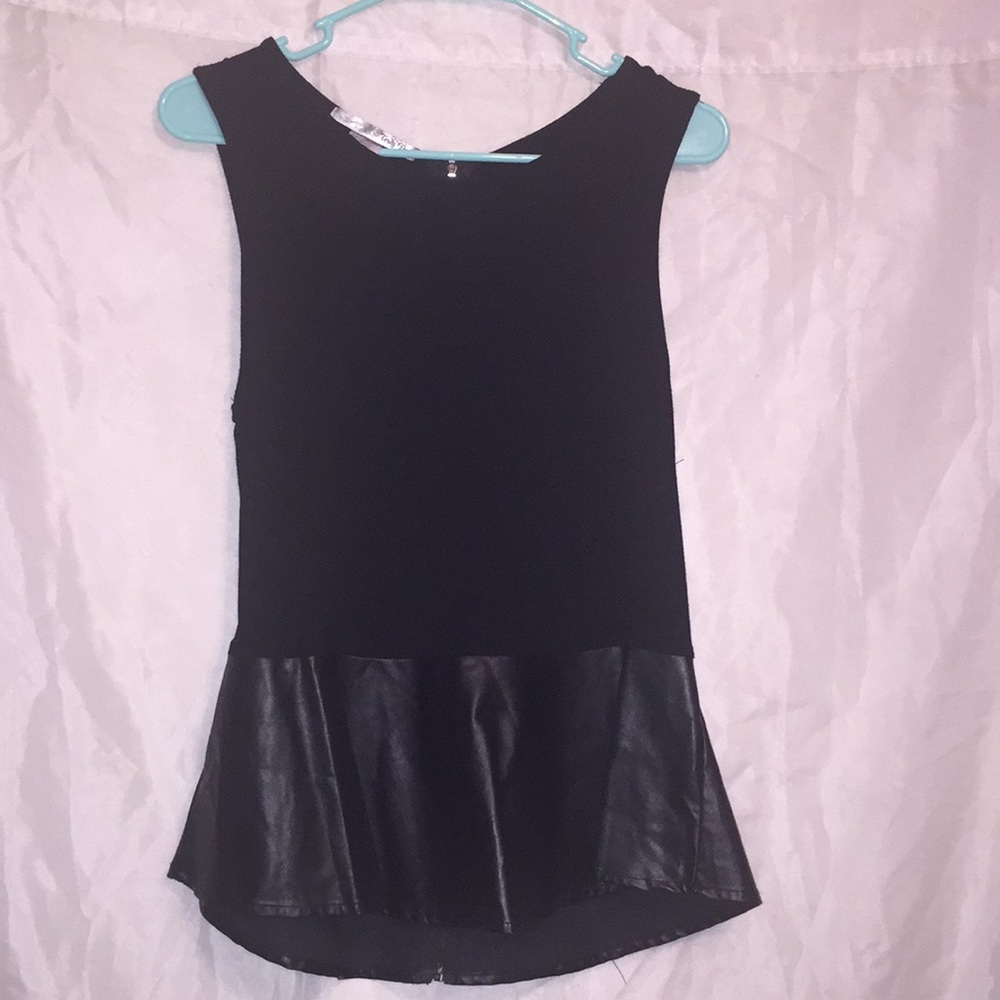 Truly Dear tank w/zipper & leather detail Sz L 🖤